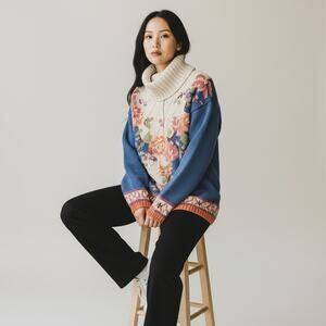 Grannycore VIntage Hand Knitted Sweater Small Turtle Neck  Blue Sz. S